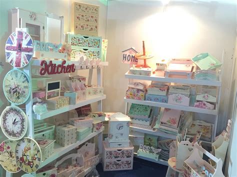 Dekorasi ruang tamu ala shabby. Alamat Toko Shabby Chic Stuff Menjual Berbagai ...