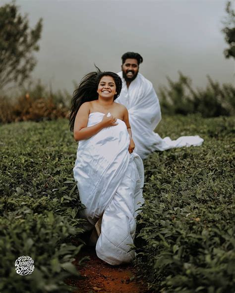 Kerala Girls Naadan Malayali Hd Images Wedding Photoshoot പുതപ്പിനുള്ളിൽ ദമ്പതികൾ ട്രോളുകളി