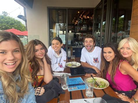 Nickalive Kira Kosarin Jack Griffo Addison Riecke And Rosa Blasi