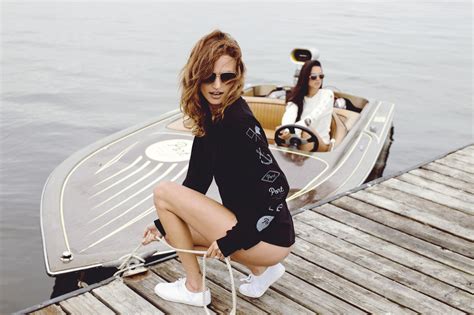Women Model Women With Shades Two Women Women With Boats Boat Pier Lake Sunglasses Gray