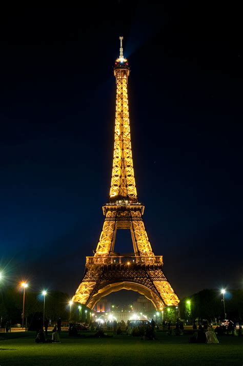 Learning & lectures christie's education online course: France - Paris - Eiffel Tower at night 01 | This shot of ...