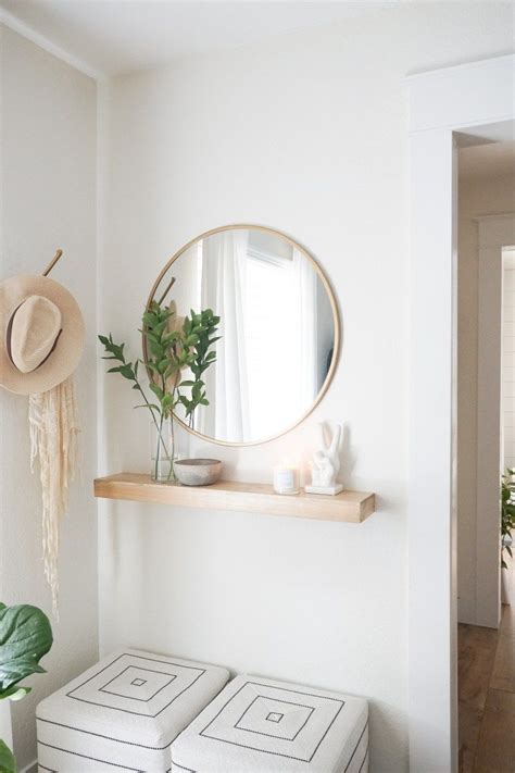 These creative small entryway ideas will definitely make you think that the size of your entryway does not matter but the decors do. Create a functional entryway with minimal space: summer ...