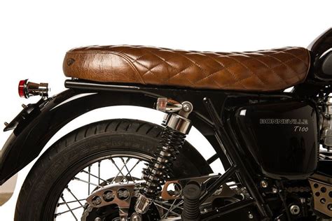 The latest addition to the bonneville range is the 2018 triumph speedmaster and here's the bikesocial review. Selle British Customs Cuir Edition Spéciale Losange ...