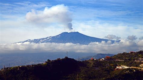 More images for etna » Dramatic eruption from Italy's Mount Etna