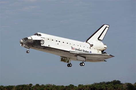 Space Shuttle Atlantis Landing Photograph By Nasascience Photo Library