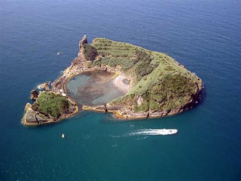 12 Naturally Shaped Islands That Will Blow Your Mind Elite Readers