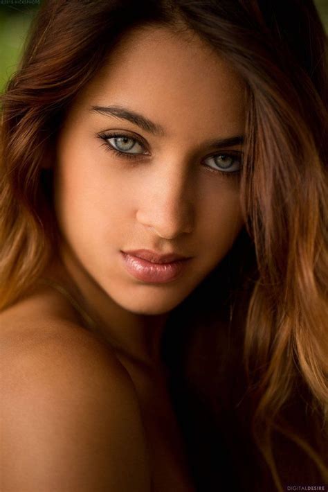 Uma Jolie Beautiful Eyes Beautiful Women Dame Exotic Beauties Sex Symbol Blonde Beauty