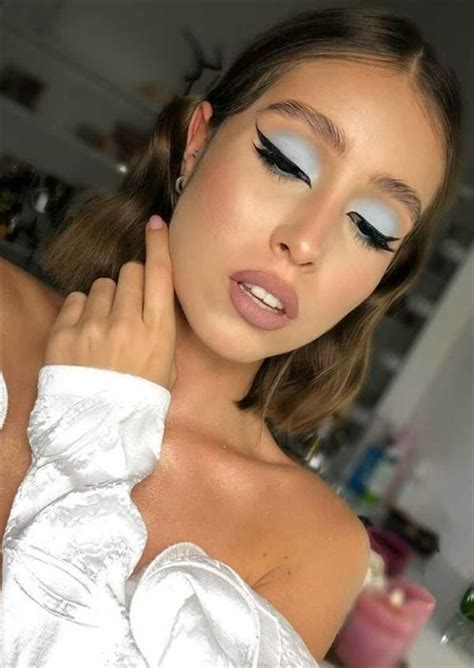 Makeup Blue Eyeshadow Blue Eyeliner Easily Creates Sexy And