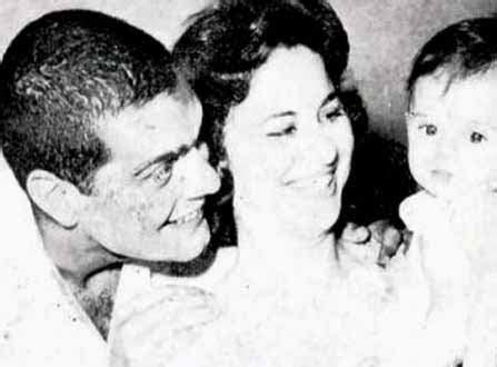 كشف محامي المشاهير نبيه الوحش عن مفاجأة كبرى، بعدما أعلن تقدّمه بطلب رسمي للسلطات المصرية لمنع حفيد النجم العالمي عمر الشريف وسيدة الشاشة. غرائب الفنون : بالصور .. حفيد عمر الشريف وفاتن حمامة ...