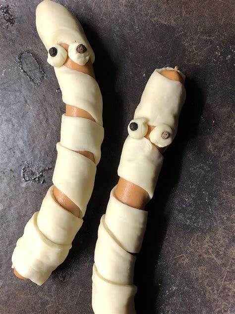 Mumien - Würstchen backen
