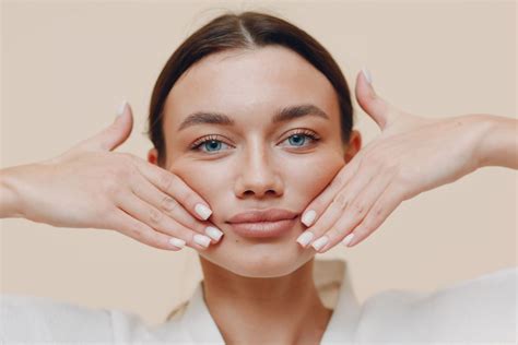 Bí quyết giúp giảm nếp nhăn rãnh cười trên khuôn mặt