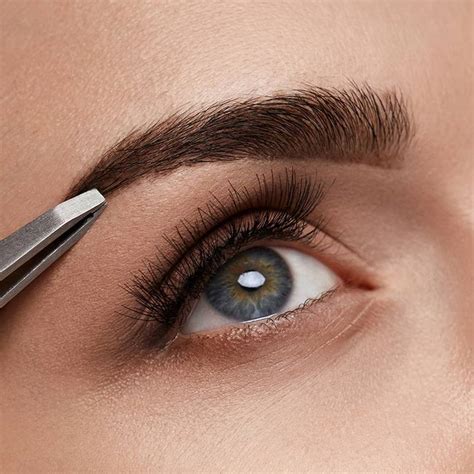 Before filling in the brows, try to shape the eyebrows perfectly. How to Tweeze Your Own Eyebrows With Step By Step ...