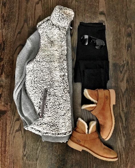 IG Mrscasual Fleece Vest UGG Booties Fall Winter Outfits Autumn Winter Fashion Winter