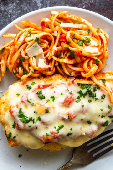 Combine the panko, parmesan cheese, salt, pepper, garlic powder, and the olive oil in a shallow dish until well combined. Oven Baked Chicken Parmesan | Baked chicken parmesan ...