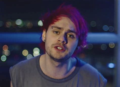5 Seconds Of Summer Debuts Emotional Jet Black Heart Video Aided By Fans