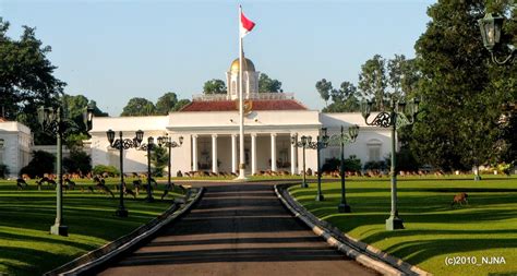 Foto Istana Indonesia Negara Bogor Tampak Siring Merdeka Cipanas