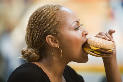 Four Bad Food Habits That Make You Age Faster