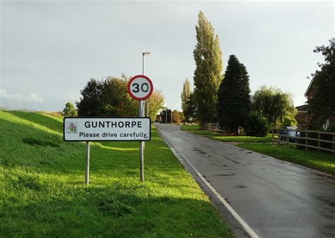 Entering Gunthorpe From The North © Neil Theasby Geograph Britain