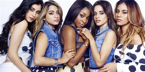 Multiple workers are shown working around the area as well. Fifth Harmony : Une version toute en intensité de 'Work ...