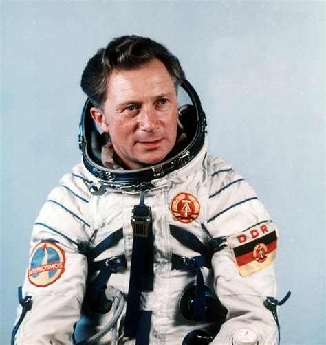 August 1978 flog er ins weltall und umrundete an bord einer sowjetischen raumstation die erde. Erster Deutscher im All: Ja, Sigmund Jähn war ein ...