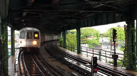The train class used for this line in real life is a class 205 version 1200 emu with 6 cars, of which 4 motorized cars and 2 trailer cars. NYC Subway | R160 & R46 (F) Trains @ West 8th St - NY ...