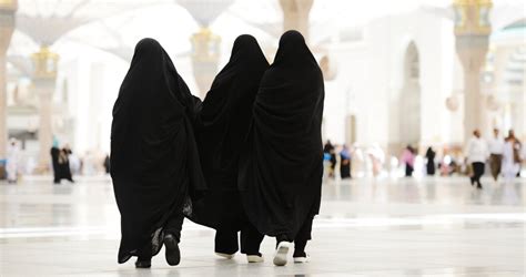 Women In Saudi Arabia Can Now Have Their Own Passports Travel Independently Afar