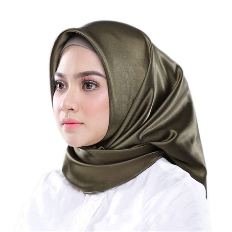 Wholesale Muslim Women Scarf Satin Silky Soft Solid Color Neck Large