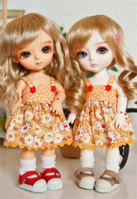 Chimney Bells Freecute Twins Barbie Dolls Hd Wallpaper