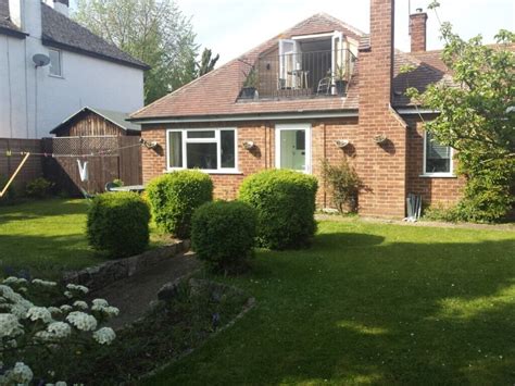 Extended Bungalow In Stamford Pe9 2ub With Surrounding Garden In