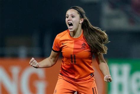 Lieke Martens Female Football Player Football Players Football Girls Football Soccer