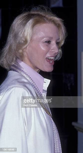 Angie Dickinson At A Taping Of The David Frost Show 1978 Stock Fotos Und Bilder Getty Images