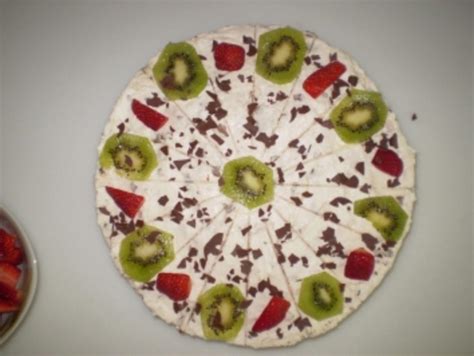 Jetzt ausprobieren mit ♥ chefkoch.de ♥. Kiwi-Banenen-Erdbeer-Torte - Rezept mit Bild - kochbar.de