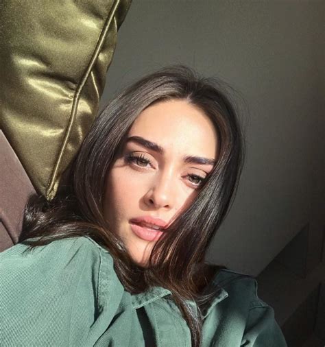Esra bilgiç doğum tarihi 14 ekim 1992 tarihinde ankara'da dünyaya geldi. Esra Bilgic Looks Drop Dead Gorgeous In Latest Shoot ...