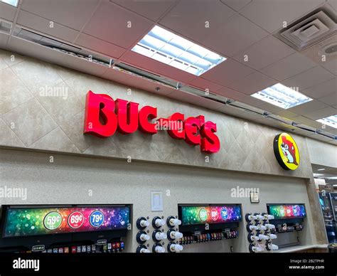 Station Service Buc Ees Hi Res Stock Photography And Images Alamy