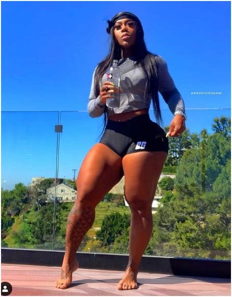 Meet The Sexy Instagram Fitness Model Making Waves Over Her Thunderous Thighs Very Few Men Can