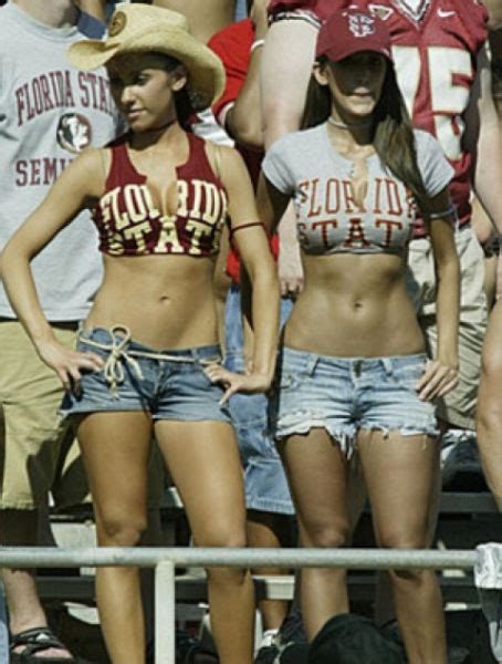 Sexy Female College Sports Fans 33 Pics