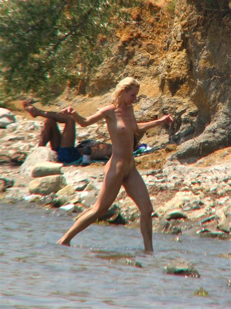 Sexy Voyeur Women Naked In Nature Porndoe