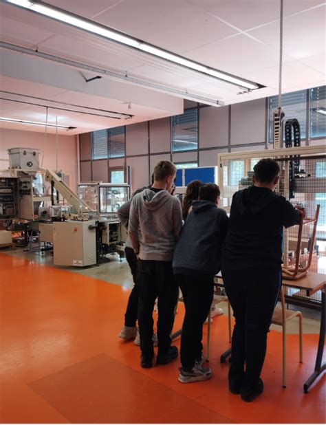 Visite Des Lycées Sainte Marie Et Albert Einstein De Bagnols Sur Cèze