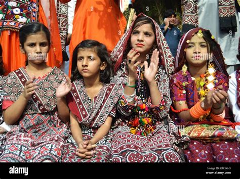 Hyderabad, Pakistan. 03rd Dec, 2017. Children in a Sindhi traditional ...