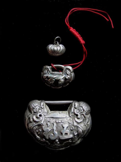 antique-chinese-lock-silver-pendant-necklace-silver-pendant-necklace,-silver-pendant,-tribal