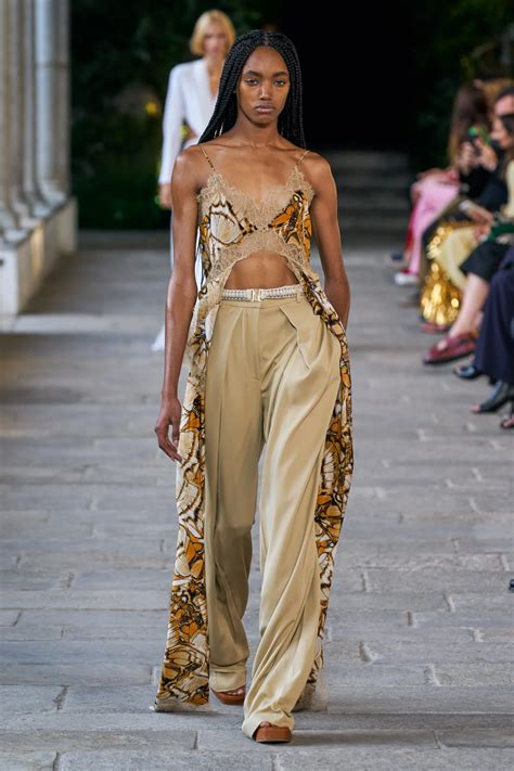 Alberta Ferretti Spring 2022 Ready To Wear Collection Artofit