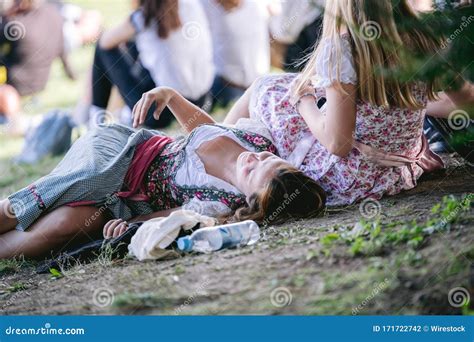 Passed Out Girl Oktoberfest Editorial Photography Image Of Friendship Drunk 171722742