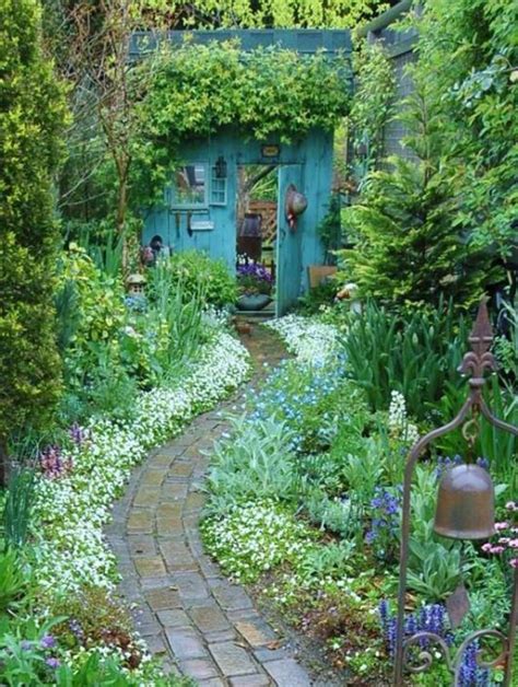 30 Modern Cottage Garden Ideas To Beautify Your Outdoor Homemydesign