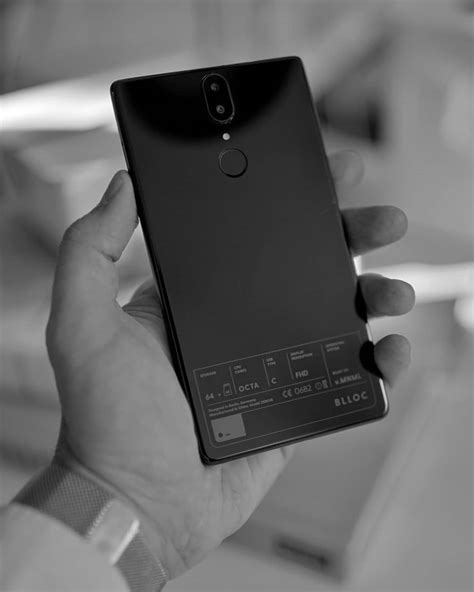 Blloc Is The Most Minimalist Full Feature Smartphone Ever Made Yanko