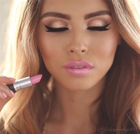 Pretty Pink Lipstick Makeup Ideas For Lovely Women Pretty Designs Pink Lipstick Makeup