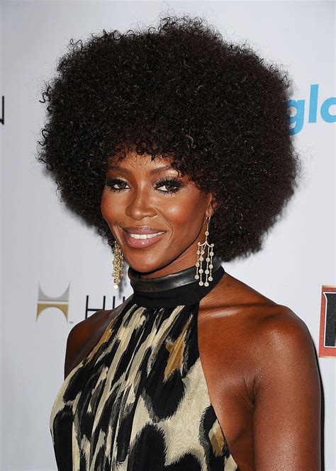 17 celebrities who wore wigs that almost beat their real hair celebrities who wear wigs