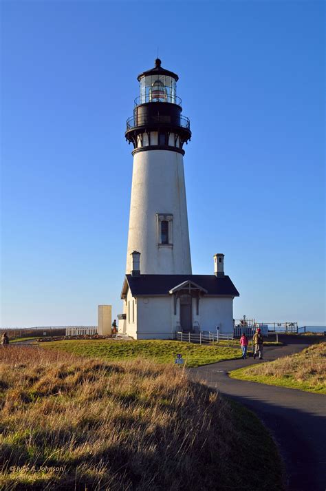 Hiking Yaquina Head Lighthouses In Oregon Lighthouse Lighthouse