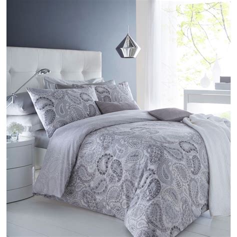 Bedding sets, duvets and curtains are the main selling products of imperial rooms. Paisley Double Duvet Set | Bedding | Duvet Covers - B&M