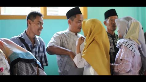 Karena merupakan tradisi yang baik, halal bihalal tetap dilaksanakan oleh masyarakat indonesia pada bulan syawal di berbagai daerah. Video Cinematic Halal Bihalal - YouTube