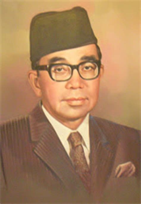 Tunku abdul rahman was 54 years old when, on august 31, 1957, he accepted from the queen's representative documents which formally granted independence and sovereignty to the federation of malaya. SAKMONGKOL AK47: Tun Razak's Legacy